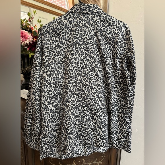 Like New Lauren Ralph Lauren Black and White Leopard Print Shirt xl - Picture 4 of 5